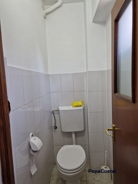 Lacul Tei - Facultatea de Constructii 5 camere etaj 1 in imobil de birouri